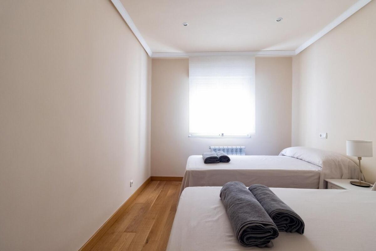 Апартаменты Apartamento Centro Gijon Con Parking Экстерьер фото
