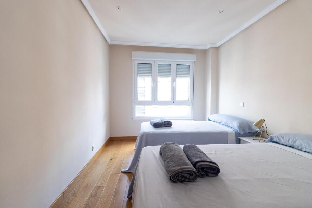Апартаменты Apartamento Centro Gijon Con Parking Экстерьер фото